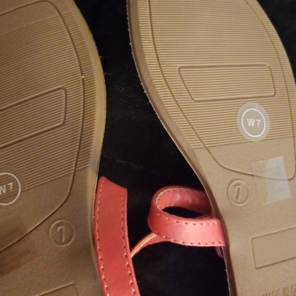 Sandals - Picture 3 of 3